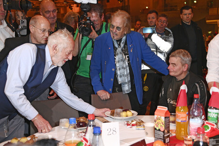 31. Weihnachtsfeier für Obdachlose und Bedürftige 2025 in Berlin