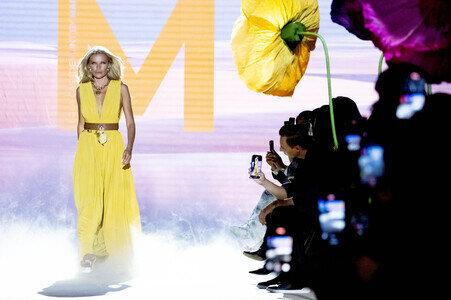 Lola Casademunt by Maite Fashion Show auf der Mercedes-Benz Fashion Week Madrid