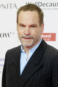 Goldene Bild der Frau 2025 in Hamburg