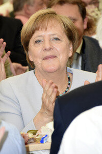 Angela Merkel besucht eine Festzeltveranstaltung der CSU in München