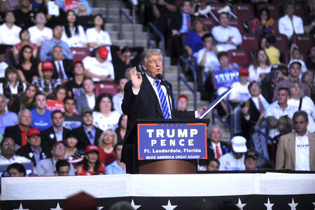 Wahlkampfveranstaltung von Donald Trump un Sunrise