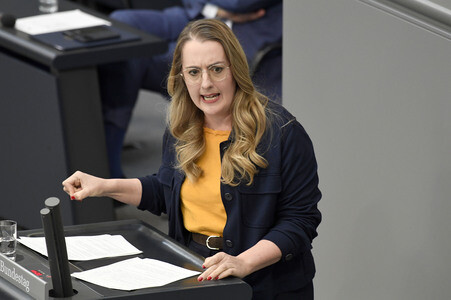 64. Sitzung des Deutschen Bundestages in Berlin