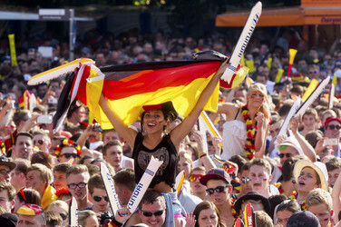 WM-Fanmeile beim Spiel Deutschland gegen Frankreich, Berlin