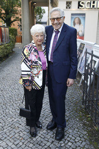 Überraschungsgala zum 90. Geburtstag von Dieter Hallervorden in Berlin