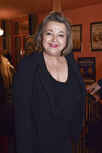 Theaterpremiere 'Wer schießt auf Frau Hummel?' in München