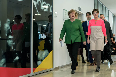 Pressekonferenz mit Angela Merkel und Annegret Kramp-Karrenbauer in Berlin