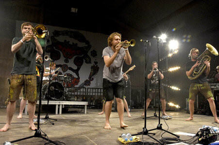 Konzert von LaBrassBanda in Grasbrunn