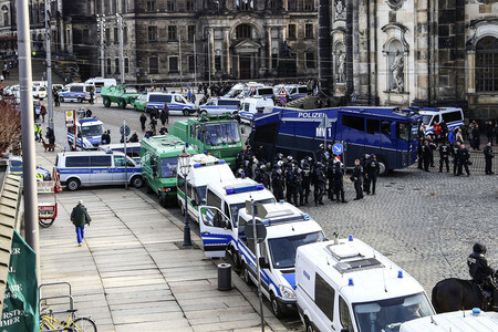 Gegendemonstration zu Pegida in Dresden