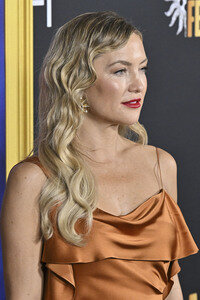 Closing Ceremony und Filmpremiere 'Song Sung Blue', AFI Fest 2025 in Los Angeles