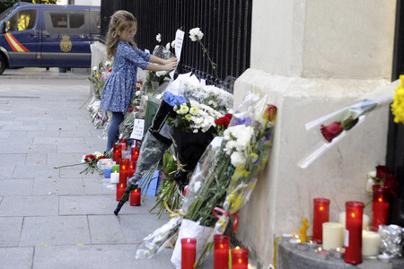 Madrid in Trauer um Opfer der Terroranschläge in Paris