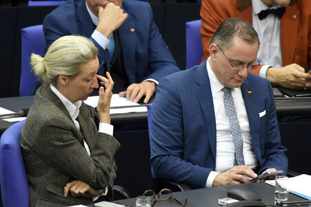 64. Sitzung des Deutschen Bundestages in Berlin