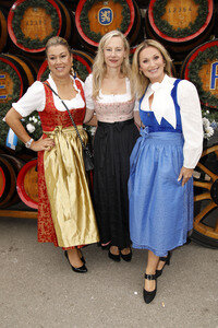 Regines Damenwiesn beim Oktoberfest 2025 in München