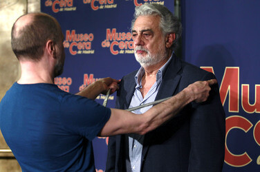Maßnehmen von Placido Domingo im Wachsmuseum von Madrid