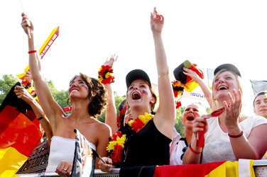 WM-Fanmeile beim Spiel Deutschland gegen Frankreich, Berlin