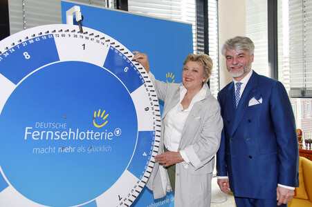 Jubiläumsziehung zum 60. Geburtstag der Fernsehlotterie in Hamburg