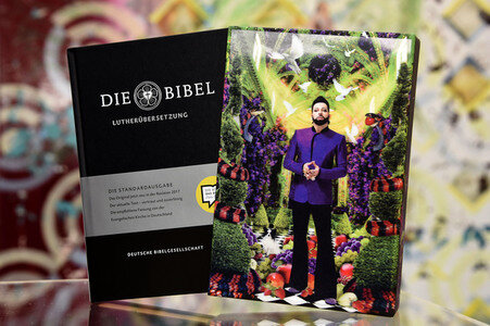 Präsentation des Schmuckschubers für die neue Lutherbibel 2017 in Berlin