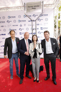 Offizielle Einweihung des Harald-Juhnke-Platzes in Berlin