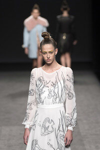 Teresa Helbig Fashion Show auf der Mercedes-Benz Fashion Week Madrid Autumn/Winter 2018