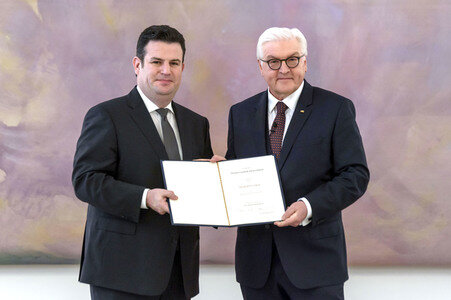 Ernennung der Mnister und Ministerinnen des neuen Bundeskabinetts in Berlin