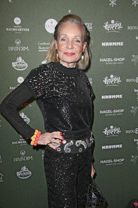 Weihnachts-Soirée mit Julian F. M. Stoeckel in Burg