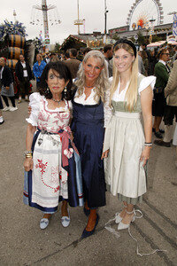 Regines Damenwiesn beim Oktoberfest 2025 in München