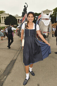Regines Damenwiesn beim Oktoberfest 2025 in München