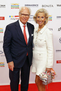 Goldene Bild der Frau 2025 in Hamburg