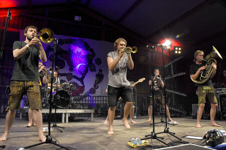 Konzert von LaBrassBanda in Grasbrunn