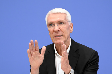 Bundespressekonferenz 'Seniorinnen und Senioren in der digitalen Welt' in Berlin