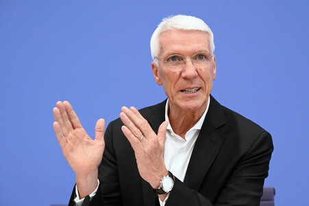 Bundespressekonferenz 'Seniorinnen und Senioren in der digitalen Welt' in Berlin