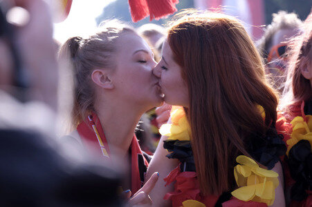 Fanmeile beim UEFA-Fußball-Europameisterschaft 2016 Spiel Deutschland gegen Nordirland in Berlin