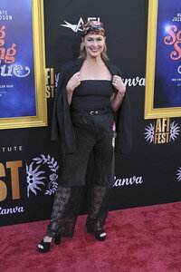 Closing Ceremony und Filmpremiere 'Song Sung Blue', AFI Fest 2025 in Los Angeles