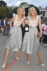 Almauftrieb beim Oktoberfest 2025 in München