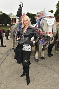 Regines Damenwiesn beim Oktoberfest 2025 in München