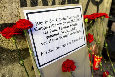 Gedenkkundgebung für Punker Thomas 'Schmuddel' Schulz, Dortmund