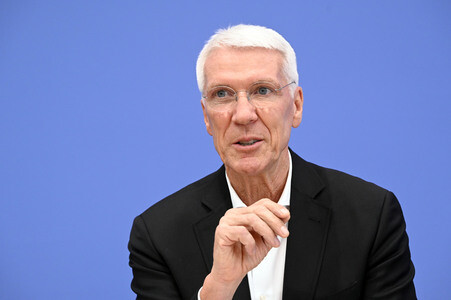 Bundespressekonferenz 'Seniorinnen und Senioren in der digitalen Welt' in Berlin