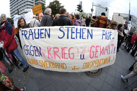 'Die Waffen nieder!' Demo in Berlin