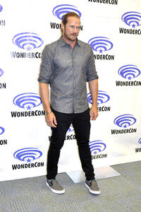 Photocall 'Midnight, Texas' auf der WonderCon 2017 im Anaheim