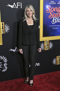 Closing Ceremony und Filmpremiere 'Song Sung Blue', AFI Fest 2025 in Los Angeles