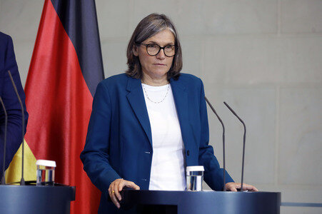 Treffen des Bundeskanzlers mit Vertretern der Automobilindustrie in Berlin