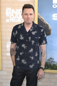 Filmpremiere 'The End of Oak Street' in Burbank