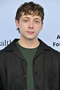 Rape Treatment Center and Stuart House Brunch mit dem Cast von 'The Pitt' in Los Angeles