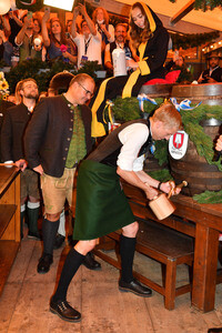 Wiesn Anstich im Schottenhamel Festzelt auf dem Oktoberfest 2026 in München