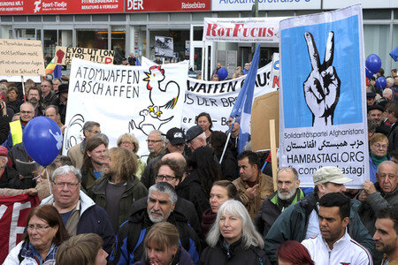 'Die Waffen nieder!' Demo in Berlin