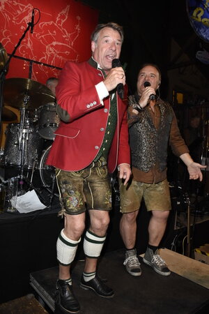 In Kufflers Weinzelt auf dem Oktoberfest 2018 in München