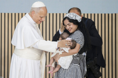 Papst Leo XIV. besucht das Cedia 24 Horas in Madrid