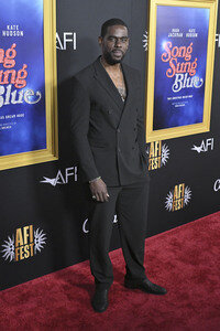 Closing Ceremony und Filmpremiere 'Song Sung Blue', AFI Fest 2025 in Los Angeles