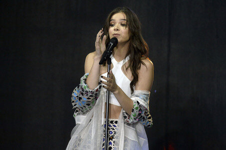 Konzert von Hailee Steinfeld in New York