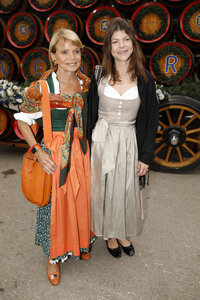 Regines Damenwiesn beim Oktoberfest 2025 in München