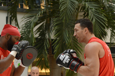 Wladimir Klitschko trainiert im Einkaufszentrum, Oberhausen
